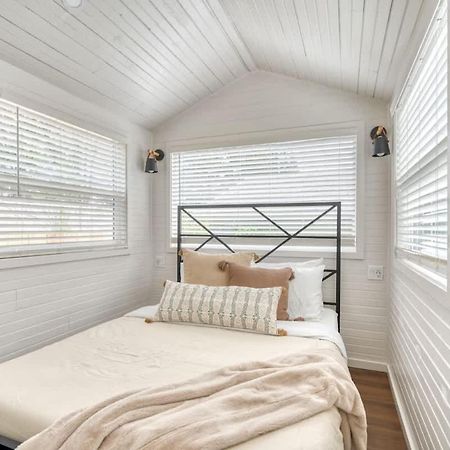 Stay Portland - Noir-Emerald Modern Tinylux In Portland Bagian luar foto