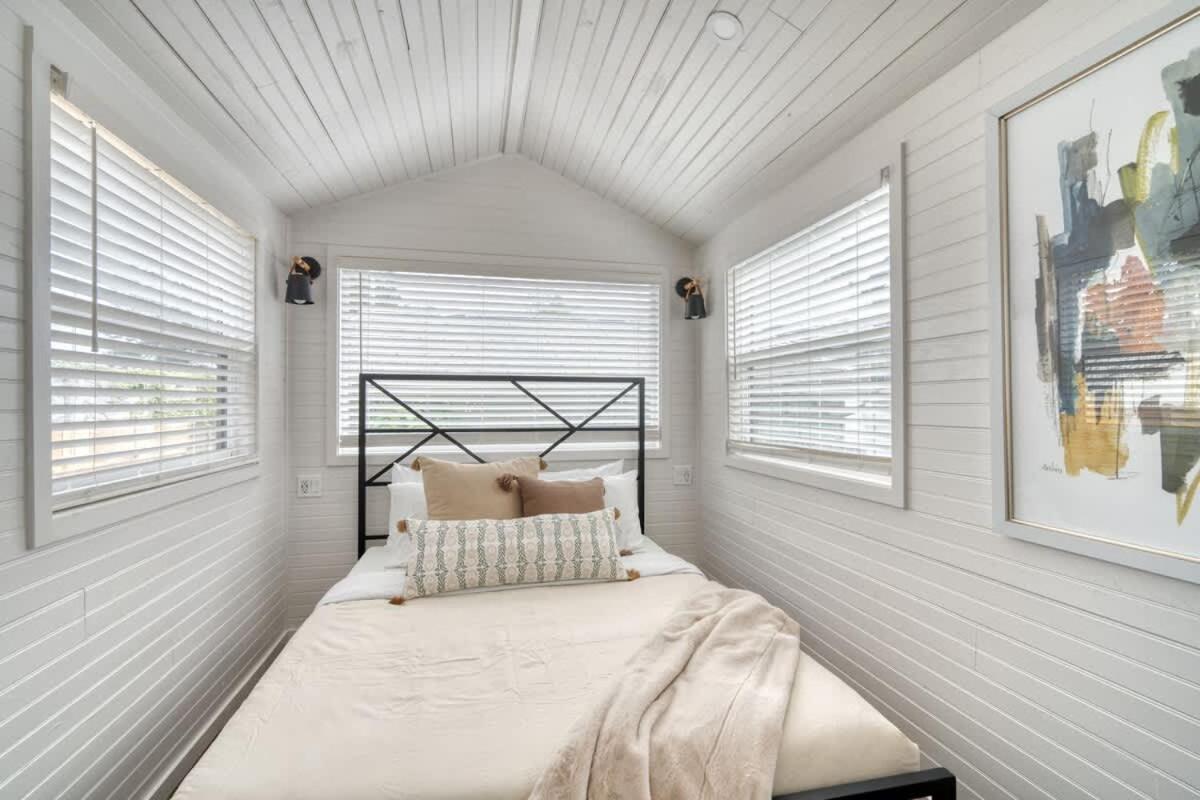 Stay Portland - Noir-Emerald Modern Tinylux In Portland Bagian luar foto