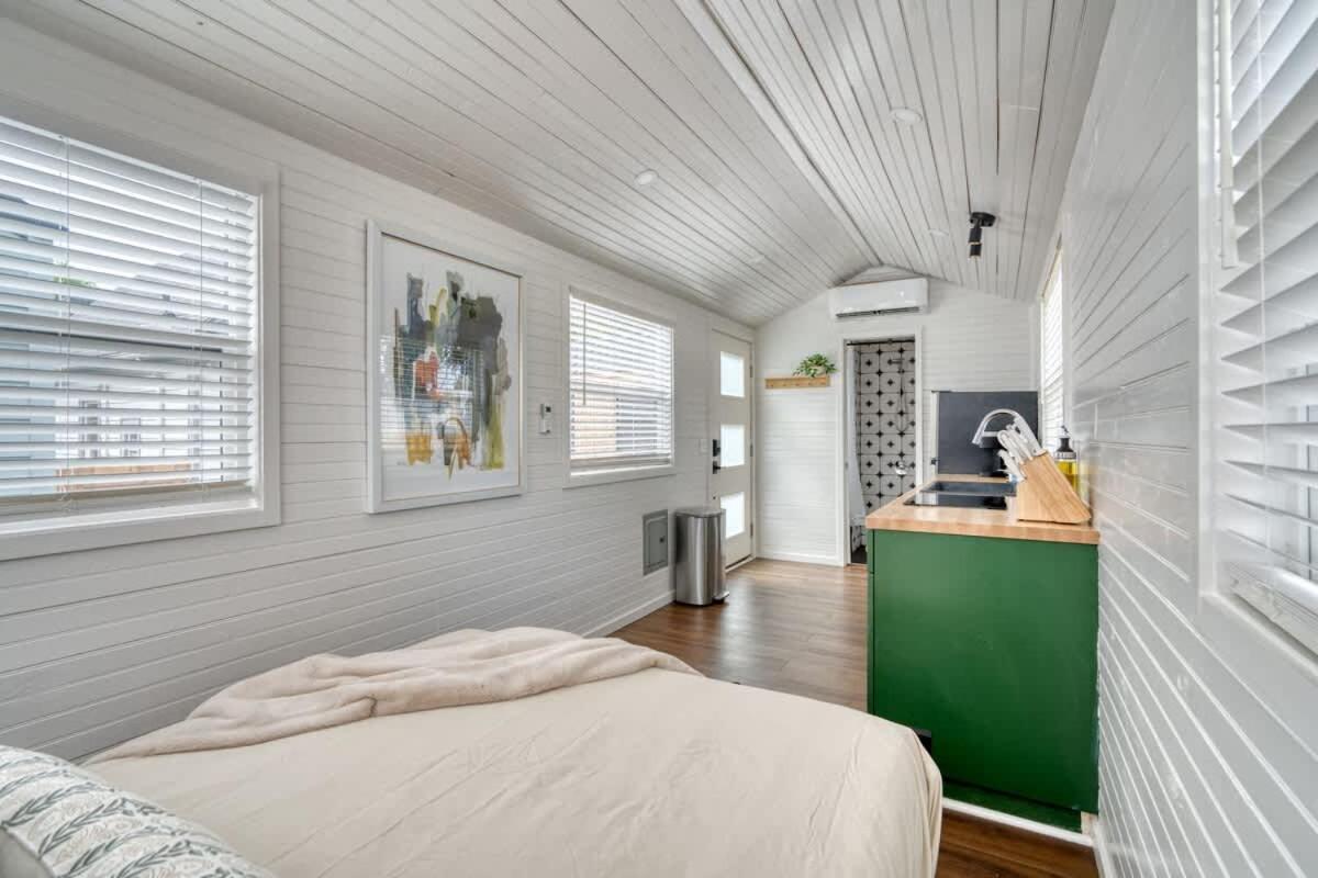 Stay Portland - Noir-Emerald Modern Tinylux In Portland Bagian luar foto